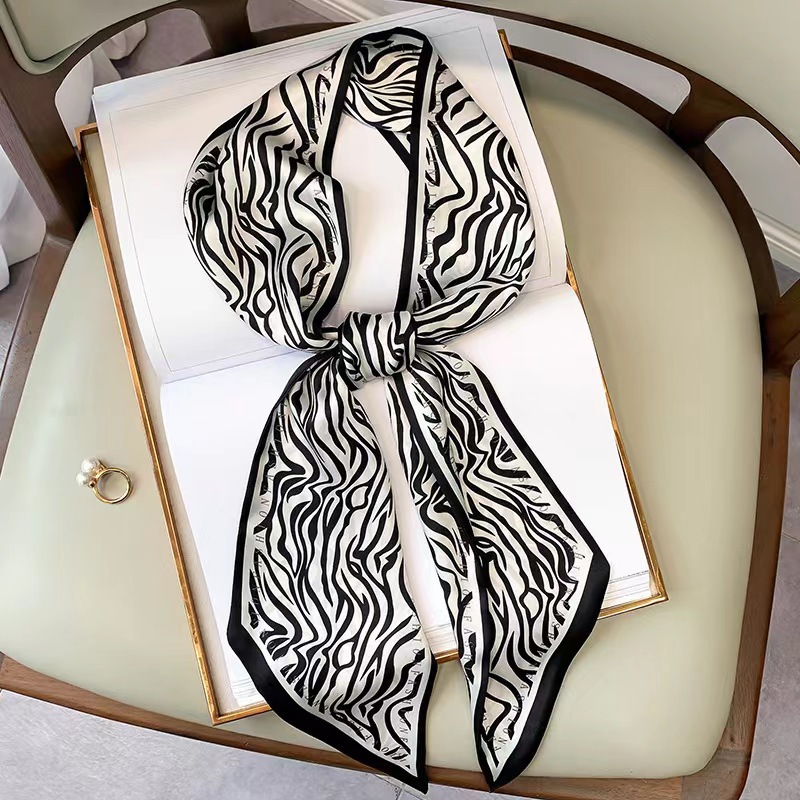 Silk Tie Striped - Luxe Zebra Print Zijden Vierkante Sjaal