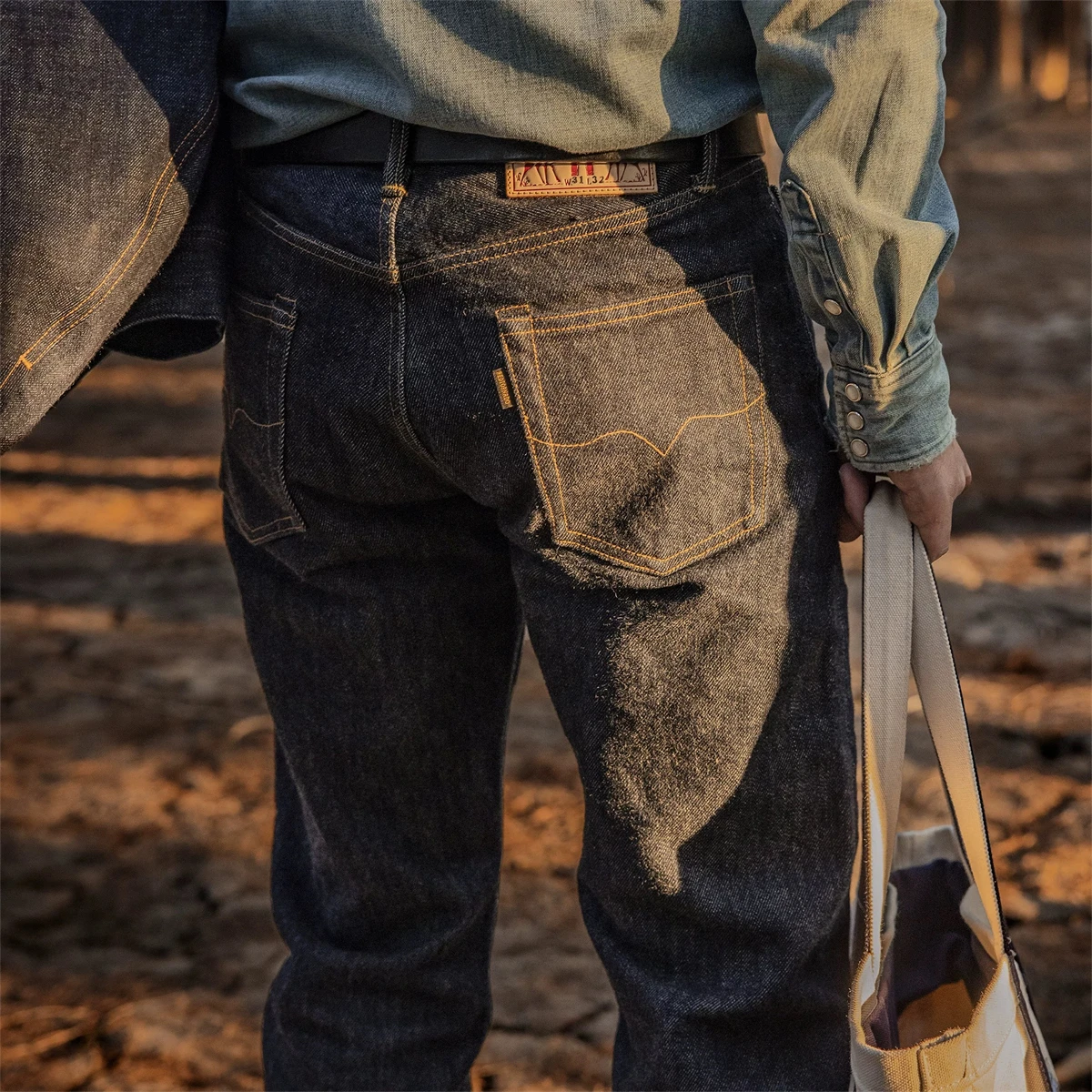 Rode Tornado NOIR 21oz zelfkan - Levis Jeans 501 recensie en prijs