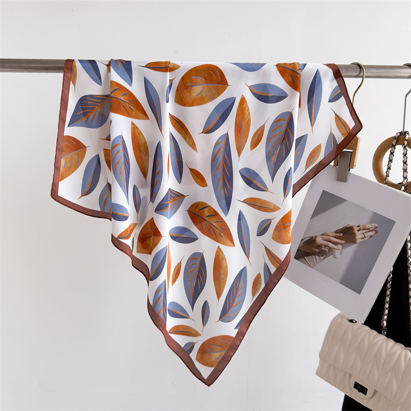 Luxe Merk Print 70 Cm Vierkant - Scarf Silk Square recensie en prijs
