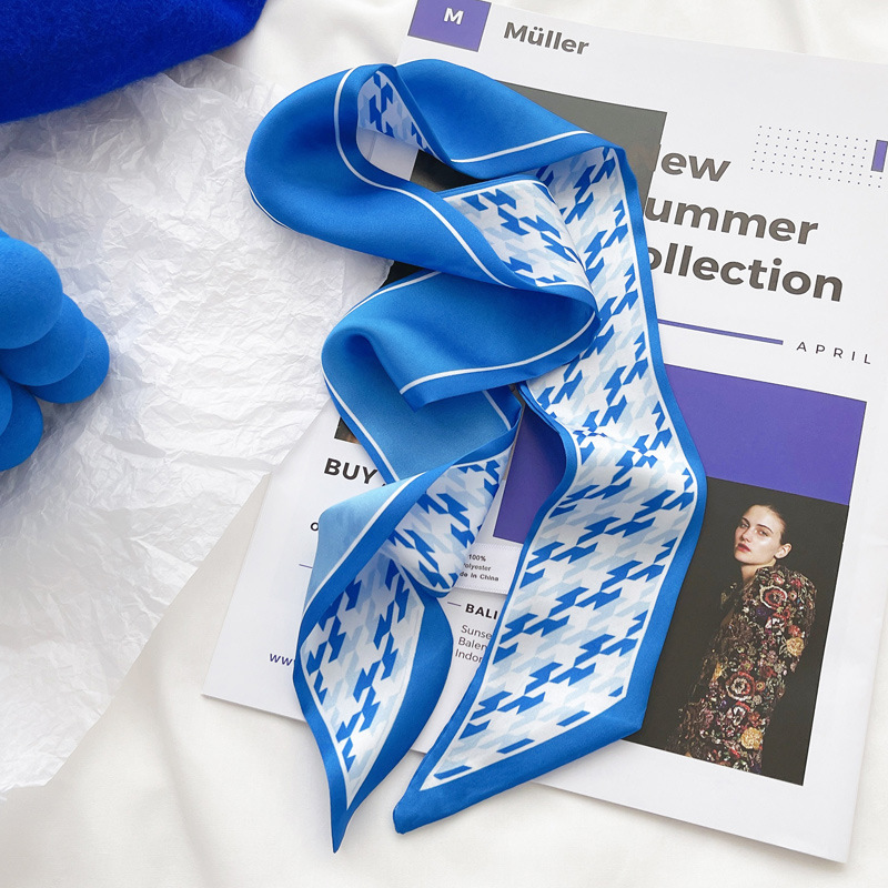 Klein blauwe zijden sjaal nieu - Silk Neck Scarf recensie en prijs